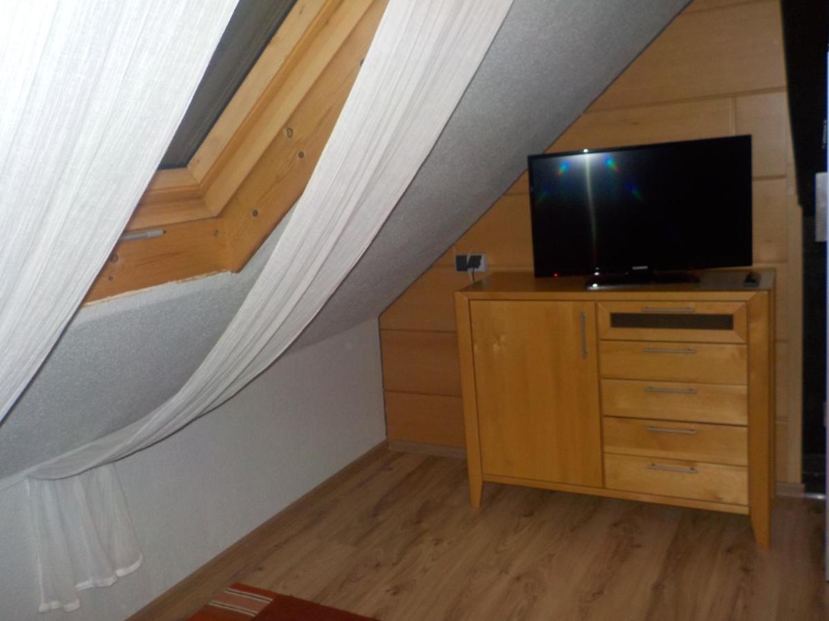 Ferienwohnung Wolf Ensdorf エクステリア 写真
